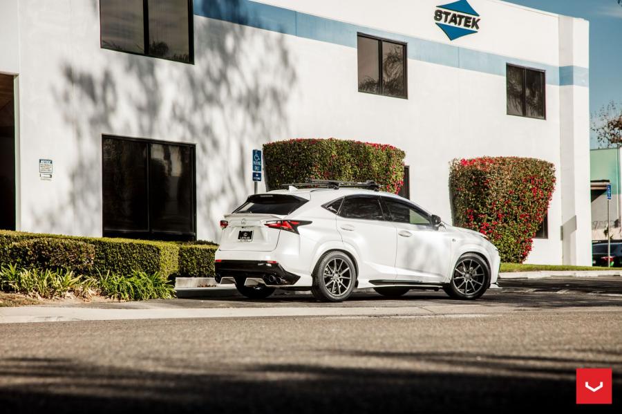  Lexus NX on Vossen Wheels (VFS1) 2017 года  (фото 14 из 29)